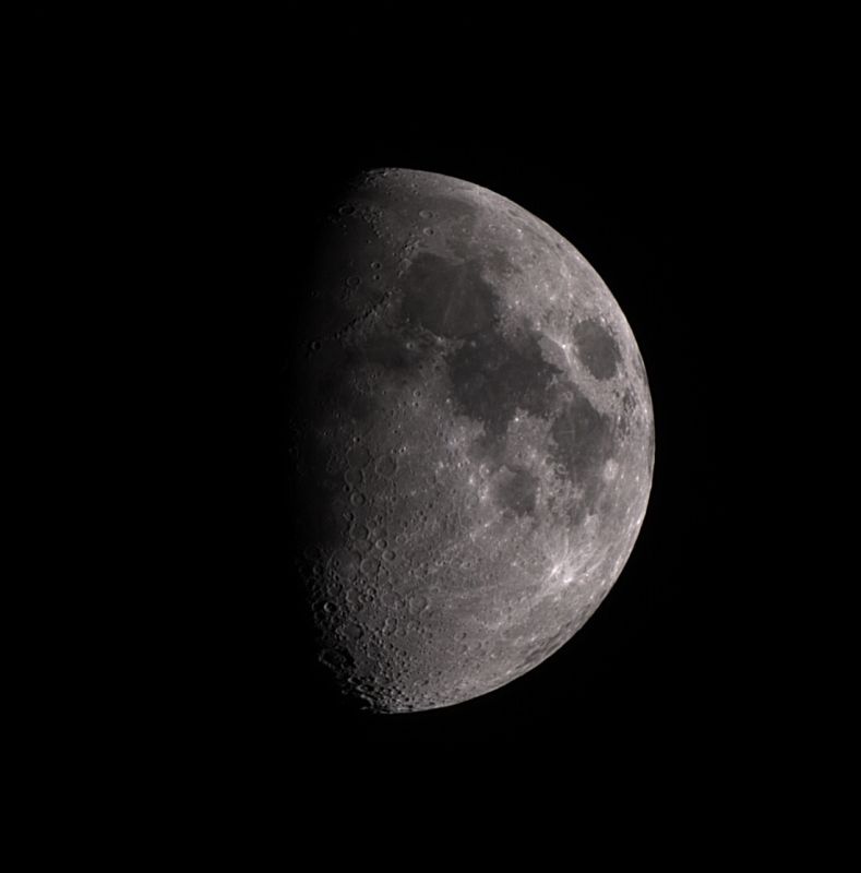 Moon - just past first quarter waxing gibbous
Just past first quarter - waxing gibbous
Link-words: Moon