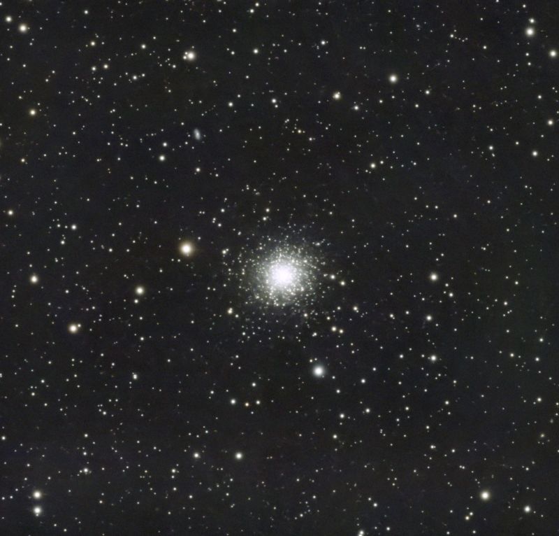 M13 in Hercules
Globular Cluster, 15secs, 60gain and 240 stacks.
Link-words: Messier Star Galaxy